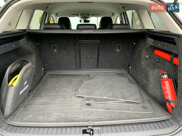 Білий Шкода Enyaq iV, об'ємом двигуна 0 л та пробігом 220 тис. км за 20700 $, фото 75 на Automoto.ua