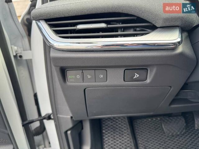 Белый Шкода Enyaq iV, объемом двигателя 0 л и пробегом 59 тыс. км за 28350 $, фото 15 на Automoto.ua