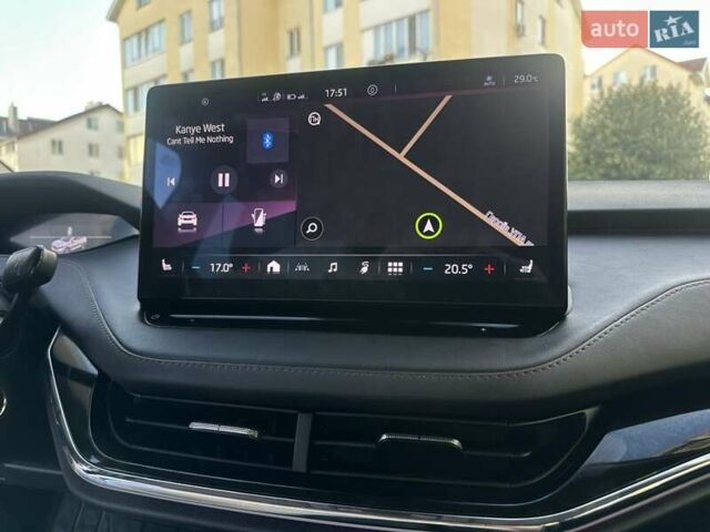 Белый Шкода Enyaq iV, объемом двигателя 0 л и пробегом 210 тыс. км за 21600 $, фото 9 на Automoto.ua