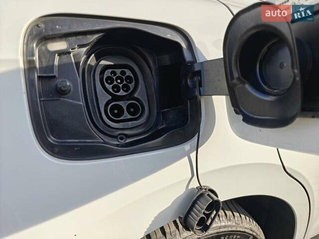 Білий Шкода Enyaq iV, об'ємом двигуна 0 л та пробігом 219 тис. км за 19999 $, фото 17 на Automoto.ua