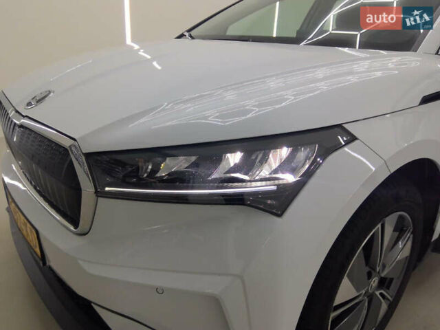Білий Шкода Enyaq iV, об'ємом двигуна 0 л та пробігом 179 тис. км за 19900 $, фото 7 на Automoto.ua