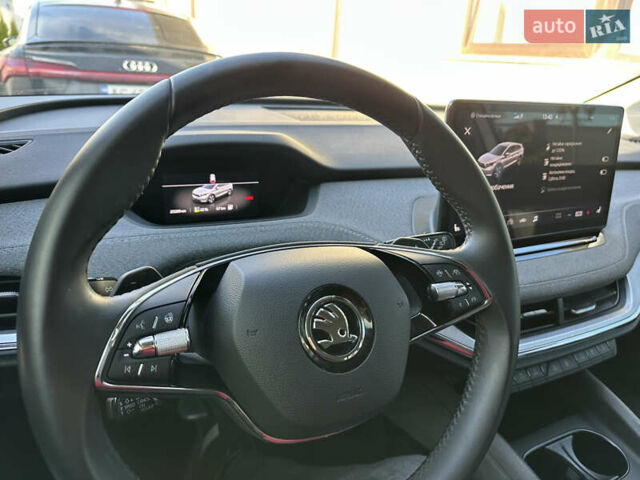 Белый Шкода Enyaq iV, объемом двигателя 0 л и пробегом 24 тыс. км за 24900 $, фото 6 на Automoto.ua