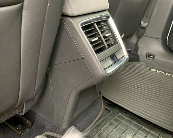 Білий Шкода Enyaq iV, об'ємом двигуна 0 л та пробігом 220 тис. км за 20700 $, фото 57 на Automoto.ua