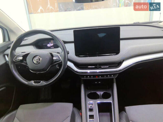 Білий Шкода Enyaq iV, об'ємом двигуна 0 л та пробігом 179 тис. км за 19900 $, фото 2 на Automoto.ua