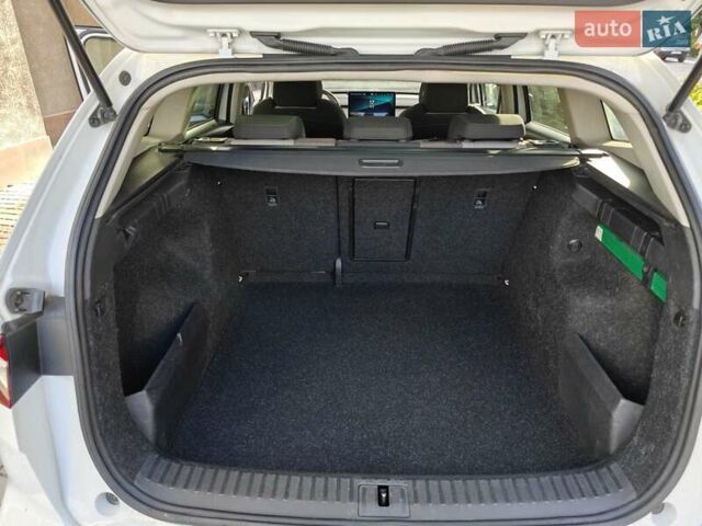 Білий Шкода Enyaq iV, об'ємом двигуна 0 л та пробігом 219 тис. км за 19999 $, фото 14 на Automoto.ua