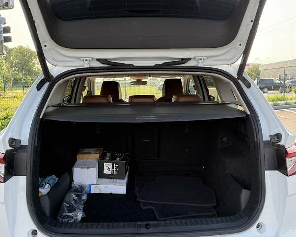 Белый Шкода Enyaq iV, объемом двигателя 0 л и пробегом 37 тыс. км за 25600 $, фото 15 на Automoto.ua