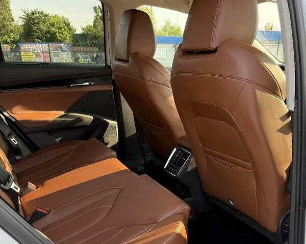 Белый Шкода Enyaq iV, объемом двигателя 0 л и пробегом 37 тыс. км за 25600 $, фото 16 на Automoto.ua