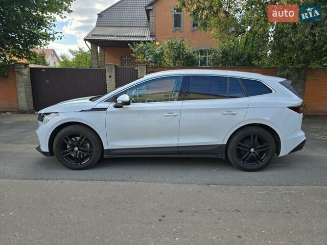 Белый Шкода Enyaq iV, объемом двигателя 0 л и пробегом 50 тыс. км за 25500 $, фото 14 на Automoto.ua