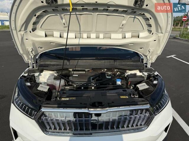 Белый Шкода Enyaq iV, объемом двигателя 0 л и пробегом 37 тыс. км за 25600 $, фото 19 на Automoto.ua