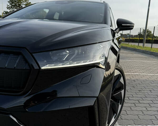 Черный Шкода Enyaq iV, объемом двигателя 0 л и пробегом 49 тыс. км за 28250 $, фото 10 на Automoto.ua