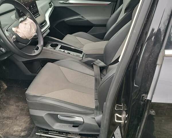 Черный Шкода Enyaq iV, объемом двигателя 0 л и пробегом 214 тыс. км за 16000 $, фото 7 на Automoto.ua