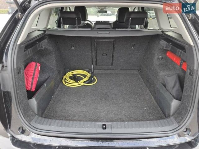 Черный Шкода Enyaq iV, объемом двигателя 0 л и пробегом 231 тыс. км за 18250 $, фото 23 на Automoto.ua