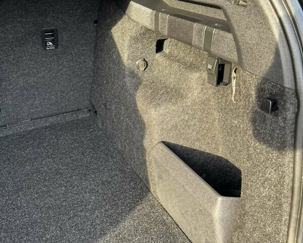 Черный Шкода Enyaq iV, объемом двигателя 0 л и пробегом 49 тыс. км за 28250 $, фото 111 на Automoto.ua