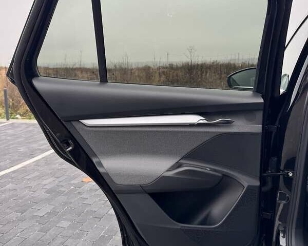 Черный Шкода Enyaq iV, объемом двигателя 0 л и пробегом 269 тыс. км за 16800 $, фото 69 на Automoto.ua