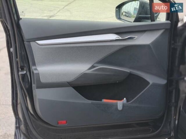 Черный Шкода Enyaq iV, объемом двигателя 0 л и пробегом 231 тыс. км за 18250 $, фото 16 на Automoto.ua