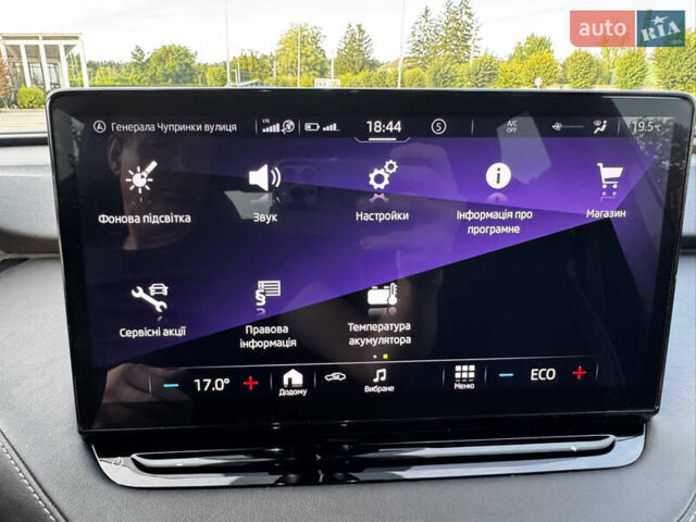 Черный Шкода Enyaq iV, объемом двигателя 0 л и пробегом 49 тыс. км за 28250 $, фото 98 на Automoto.ua