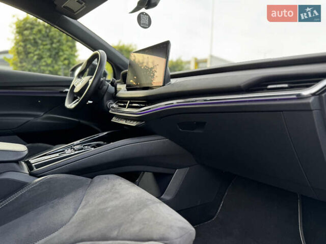 Черный Шкода Enyaq iV, объемом двигателя 0 л и пробегом 49 тыс. км за 28250 $, фото 125 на Automoto.ua