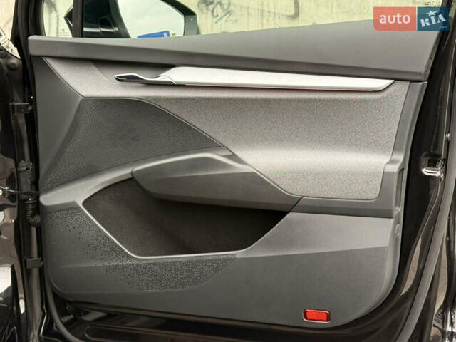 Черный Шкода Enyaq iV, объемом двигателя 0 л и пробегом 113 тыс. км за 27920 $, фото 39 на Automoto.ua