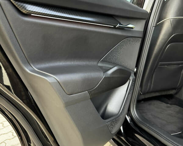 Черный Шкода Enyaq iV, объемом двигателя 0 л и пробегом 49 тыс. км за 28250 $, фото 103 на Automoto.ua