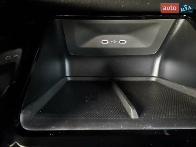 Черный Шкода Enyaq iV, объемом двигателя 0 л и пробегом 49 тыс. км за 28250 $, фото 92 на Automoto.ua