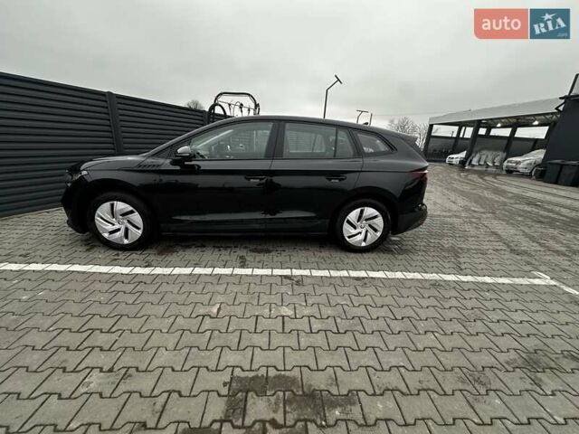 Черный Шкода Enyaq iV, объемом двигателя 0 л и пробегом 51 тыс. км за 21300 $, фото 4 на Automoto.ua