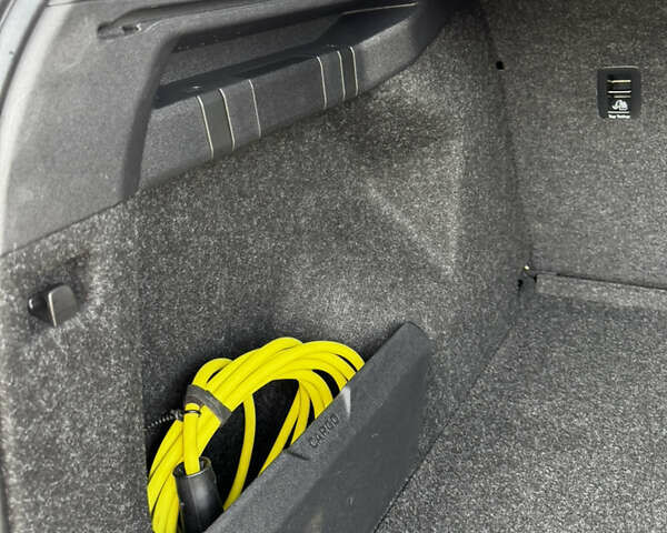 Черный Шкода Enyaq iV, объемом двигателя 0 л и пробегом 49 тыс. км за 28250 $, фото 110 на Automoto.ua