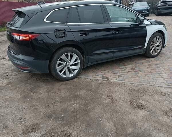 Черный Шкода Enyaq iV, объемом двигателя 0 л и пробегом 214 тыс. км за 16000 $, фото 5 на Automoto.ua