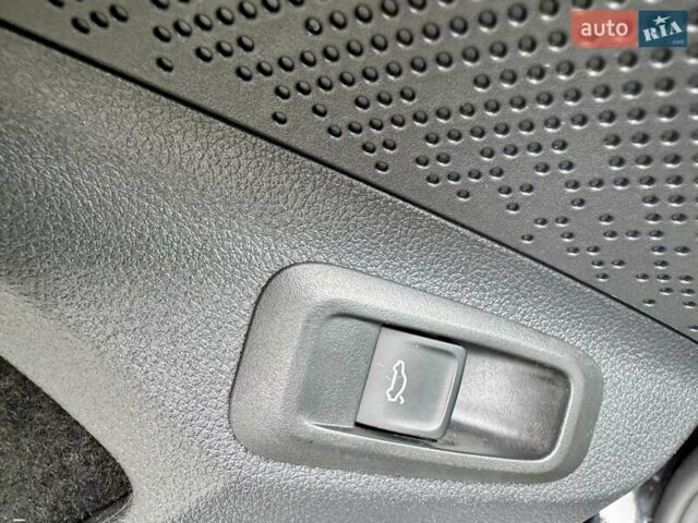 Черный Шкода Enyaq iV, объемом двигателя 0 л и пробегом 269 тыс. км за 16800 $, фото 68 на Automoto.ua