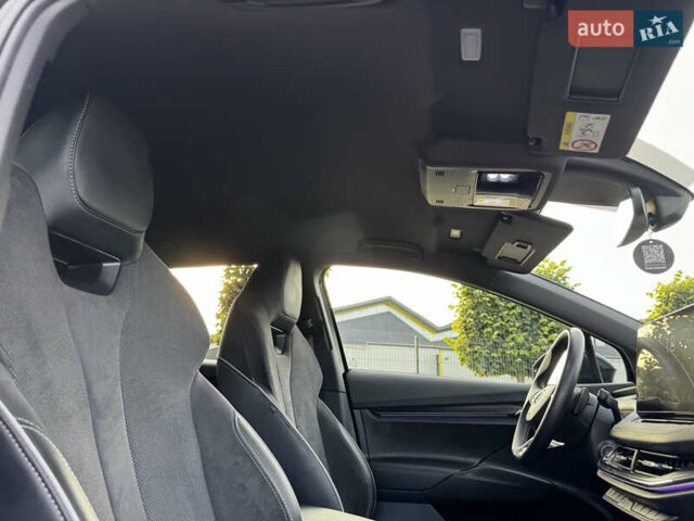 Черный Шкода Enyaq iV, объемом двигателя 0 л и пробегом 49 тыс. км за 28250 $, фото 127 на Automoto.ua