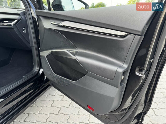 Черный Шкода Enyaq iV, объемом двигателя 0 л и пробегом 49 тыс. км за 28250 $, фото 118 на Automoto.ua