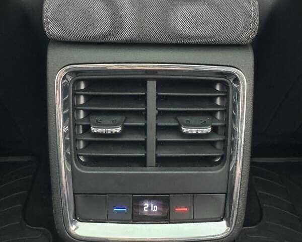 Черный Шкода Enyaq iV, объемом двигателя 0 л и пробегом 269 тыс. км за 16800 $, фото 57 на Automoto.ua