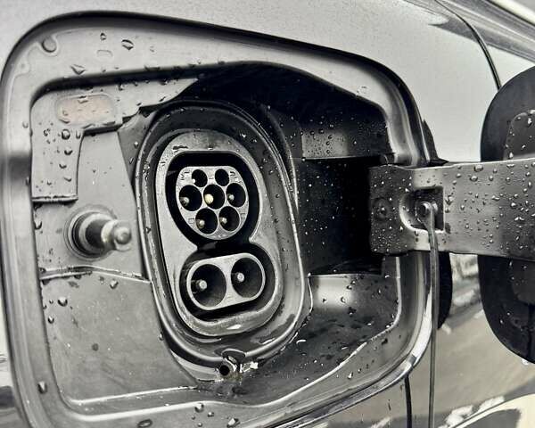 Черный Шкода Enyaq iV, объемом двигателя 0 л и пробегом 269 тыс. км за 16800 $, фото 73 на Automoto.ua