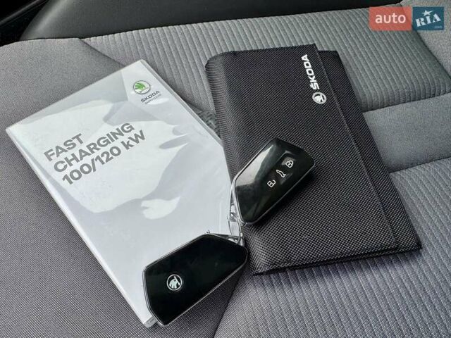 Черный Шкода Enyaq iV, объемом двигателя 0 л и пробегом 269 тыс. км за 16800 $, фото 89 на Automoto.ua