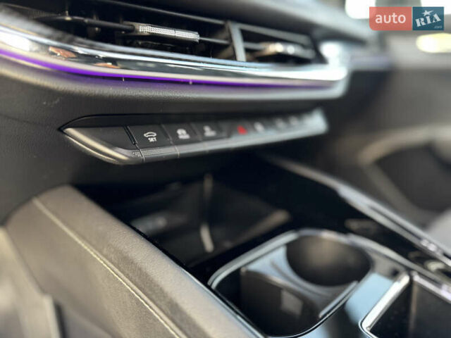 Черный Шкода Enyaq iV, объемом двигателя 0 л и пробегом 49 тыс. км за 28250 $, фото 90 на Automoto.ua