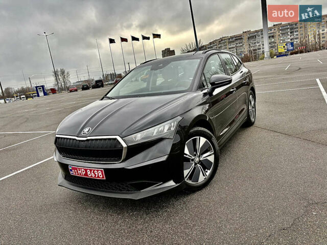 Черный Шкода Enyaq iV, объемом двигателя 0 л и пробегом 186 тыс. км за 18950 $, фото 4 на Automoto.ua