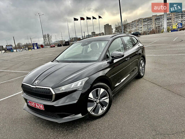 Черный Шкода Enyaq iV, объемом двигателя 0 л и пробегом 186 тыс. км за 18950 $, фото 5 на Automoto.ua