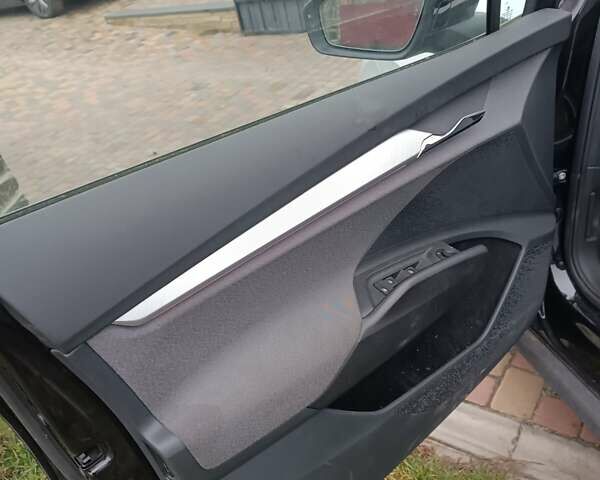 Черный Шкода Enyaq iV, объемом двигателя 0 л и пробегом 214 тыс. км за 16000 $, фото 6 на Automoto.ua