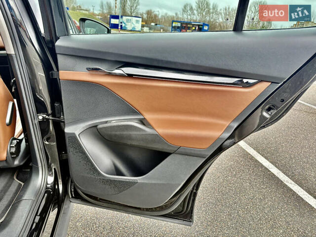 Черный Шкода Enyaq iV, объемом двигателя 0 л и пробегом 186 тыс. км за 18950 $, фото 41 на Automoto.ua