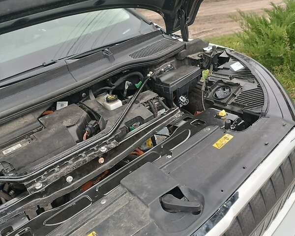 Черный Шкода Enyaq iV, объемом двигателя 0 л и пробегом 214 тыс. км за 16000 $, фото 21 на Automoto.ua