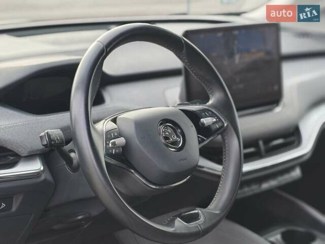 Черный Шкода Enyaq iV, объемом двигателя 0 л и пробегом 231 тыс. км за 18250 $, фото 12 на Automoto.ua