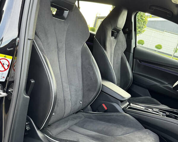 Черный Шкода Enyaq iV, объемом двигателя 0 л и пробегом 49 тыс. км за 28250 $, фото 119 на Automoto.ua