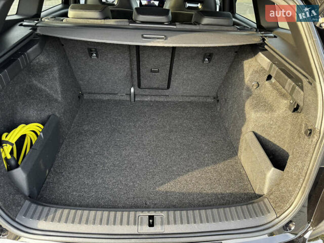 Черный Шкода Enyaq iV, объемом двигателя 0 л и пробегом 49 тыс. км за 28250 $, фото 109 на Automoto.ua