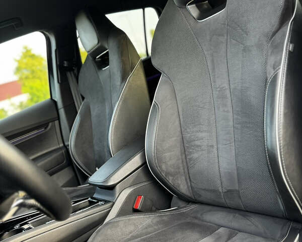 Черный Шкода Enyaq iV, объемом двигателя 0 л и пробегом 49 тыс. км за 28250 $, фото 86 на Automoto.ua