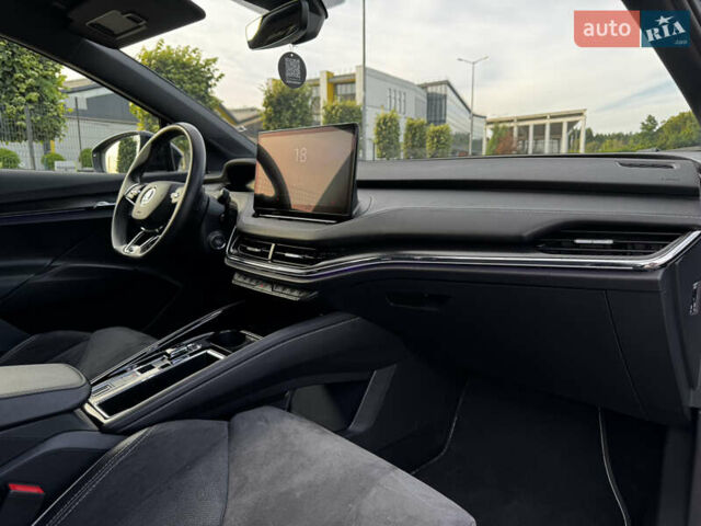 Черный Шкода Enyaq iV, объемом двигателя 0 л и пробегом 49 тыс. км за 28250 $, фото 123 на Automoto.ua