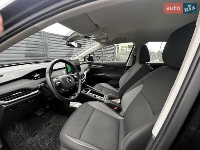 Черный Шкода Enyaq iV, объемом двигателя 0 л и пробегом 51 тыс. км за 21300 $, фото 25 на Automoto.ua