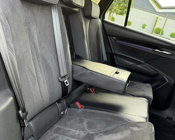 Черный Шкода Enyaq iV, объемом двигателя 0 л и пробегом 49 тыс. км за 28250 $, фото 114 на Automoto.ua