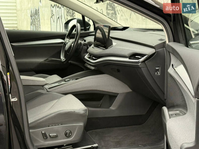 Черный Шкода Enyaq iV, объемом двигателя 0 л и пробегом 113 тыс. км за 27920 $, фото 40 на Automoto.ua