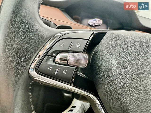 Черный Шкода Enyaq iV, объемом двигателя 0 л и пробегом 186 тыс. км за 18950 $, фото 57 на Automoto.ua