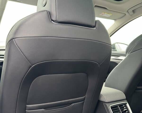 Черный Шкода Enyaq iV, объемом двигателя 0 л и пробегом 269 тыс. км за 16800 $, фото 55 на Automoto.ua