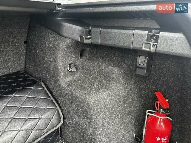 Черный Шкода Enyaq iV, объемом двигателя 0 л и пробегом 51 тыс. км за 21300 $, фото 19 на Automoto.ua